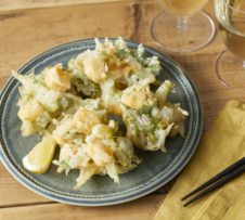 パルミジャーノ レッジャーノとしらす、セロリのかき揚げ